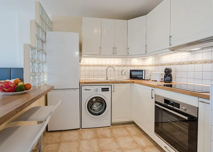 Heated Pool Marina Primavera * Адехе